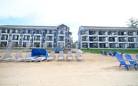 Pointes North Beachfront Resort Hotel